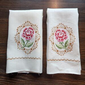 Embroidered Vintage Hand Tea Towel Set 2 Rose Medallion Needlework Kitchen Bath